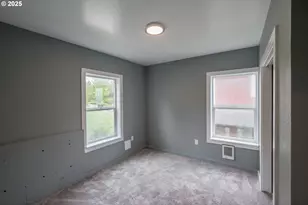 640 8th St, Astoria, OR 97103 - Photo 15