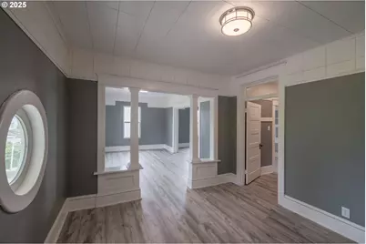 640 8th St, Astoria, OR 97103 - Photo 5