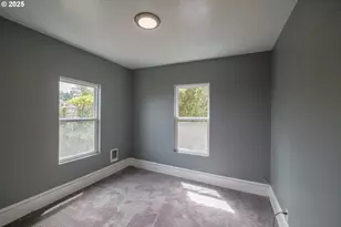 640 8th St, Astoria, OR 97103 - Photo 17