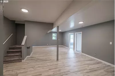 640 8th St, Astoria, OR 97103 - Photo 13