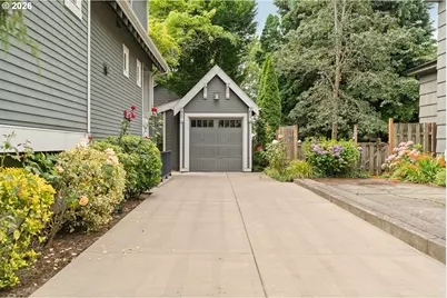 1212 SE Harney St, Portland, OR 97202 - Photo 3