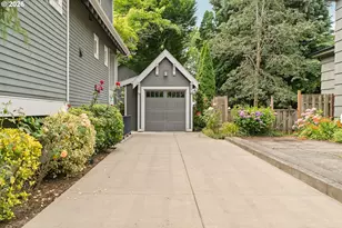 1212 SE Harney St, Portland, OR 97202 - Photo 3