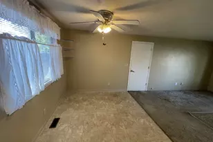 490 NW 3rd St, Hermiston, OR 97838 - Photo 5