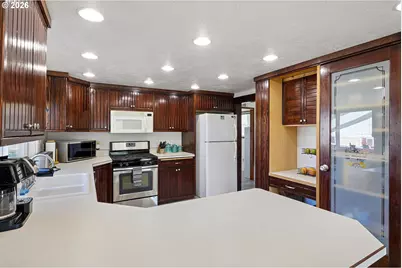 116 NE 8th St, Oakland, OR 97462 - Photo 13