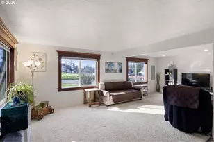 116 NE 8th St, Oakland, OR 97462 - Photo 5