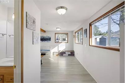 116 NE 8th St, Oakland, OR 97462 - Photo 17