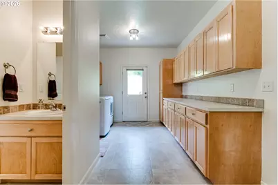 38334 McCauley Ridge Dr, Springfield, OR 97478 - Photo 37