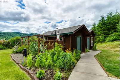 38334 McCauley Ridge Dr, Springfield, OR 97478 - Photo 41