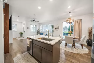 6230 SE Genrosa St, Hillsboro, OR 97123 - Photo 13