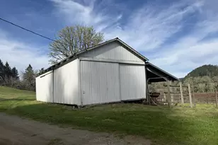 355 Banks Creek Rd, Sutherlin, OR 97479 - Photo 35