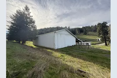 355 Banks Creek Rd, Sutherlin, OR 97479 - Photo 43