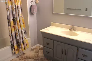 131 Mountain View Ave, Myrtle Creek, OR 97457 - Photo 17