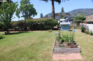 131 Mountain View Ave, Myrtle Creek, OR 97457 - Photo 19