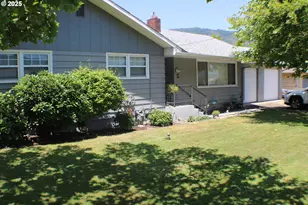 131 Mountain View Ave, Myrtle Creek, OR 97457 - Photo 37