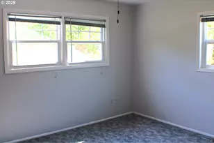 131 Mountain View Ave, Myrtle Creek, OR 97457 - Photo 13