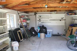 131 Mountain View Ave, Myrtle Creek, OR 97457 - Photo 33