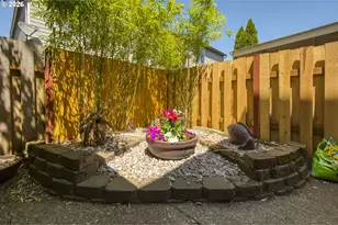 1011 SW 18th Way, Troutdale, OR 97060 - Photo 31