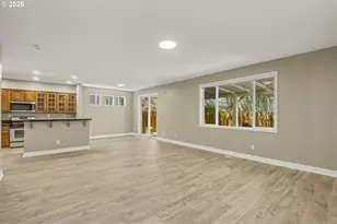 1011 SW 18th Way, Troutdale, OR 97060 - Photo 9