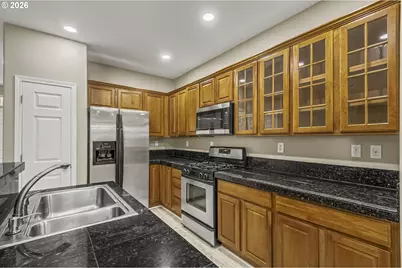 1011 SW 18th Way, Troutdale, OR 97060 - Photo 11