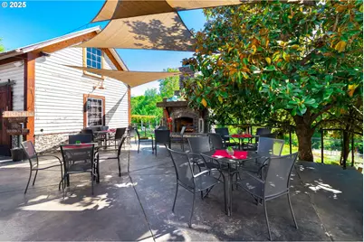 1772 SE Jackson St, Roseburg, OR 97470 - Photo 11