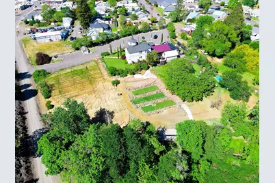 1772 SE Jackson St, Roseburg, OR 97470 - Photo 23