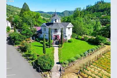 1772 SE Jackson St, Roseburg, OR 97470 - Photo 1