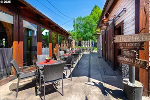 1772 SE Jackson St, Roseburg, OR 97470 - Photo 9