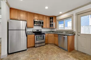9334 N Lombard St, Portland, OR 97203 - Photo 5