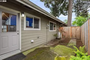 9334 N Lombard St, Portland, OR 97203 - Photo 13