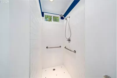 660 SW Evans St, Portland, OR 97219 - Photo 17