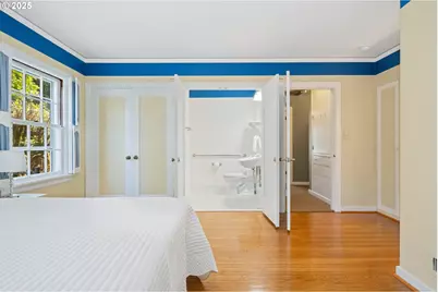 660 SW Evans St, Portland, OR 97219 - Photo 15