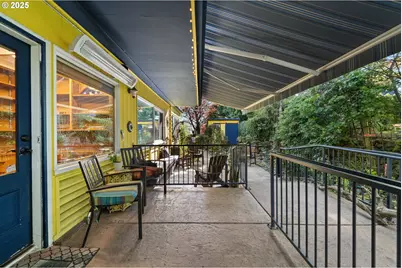 660 SW Evans St, Portland, OR 97219 - Photo 31