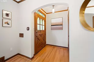 660 SW Evans St, Portland, OR 97219 - Photo 9