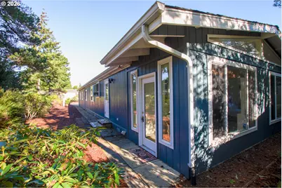 135 43rd Way, Florence, OR 97439 - Photo 5