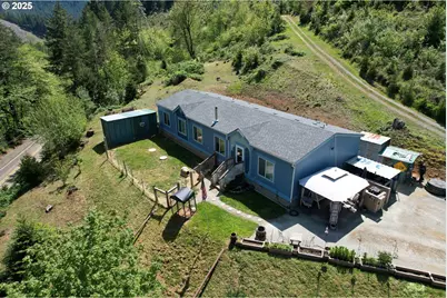 9924 N Myrtle Rd, Myrtle Creek, OR 97457 - Photo 1