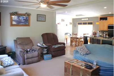 9924 N Myrtle Rd, Myrtle Creek, OR 97457 - Photo 5