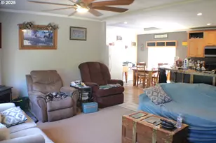 9924 N Myrtle Rd, Myrtle Creek, OR 97457 - Photo 5