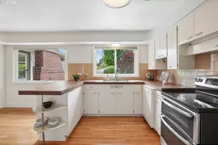3385 SW Vista Dr, Portland, OR 97225 - Photo 13