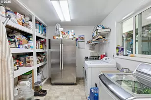 78544 Rat Creek Rd, Cottage Grove, OR 97424 - Photo 11