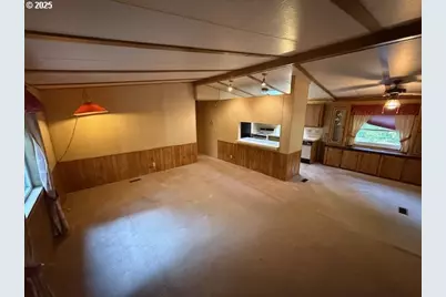 87987 Woodlands Dr, Florence, OR 97439 - Photo 9