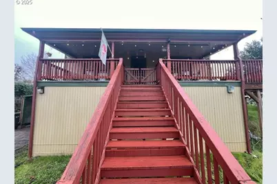 725 NE Denver St, Roseburg, OR 97470 - Photo 25