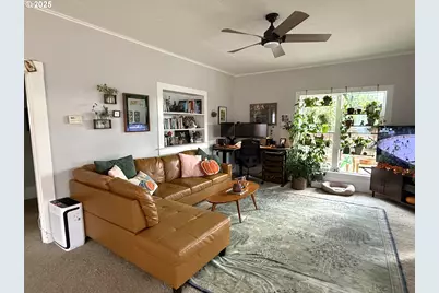 725 NE Denver St, Roseburg, OR 97470 - Photo 3