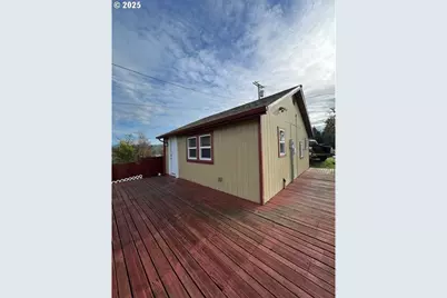 725 NE Denver St, Roseburg, OR 97470 - Photo 19
