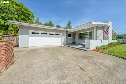 2025 NW Kline St, Roseburg, OR 97471 - Photo 5