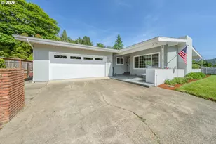 2025 NW Kline St, Roseburg, OR 97471 - Photo 5