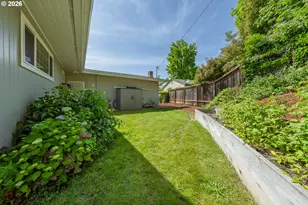 2025 NW Kline St, Roseburg, OR 97471 - Photo 9