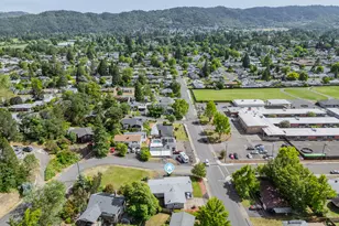 2025 NW Kline St, Roseburg, OR 97471 - Photo 43