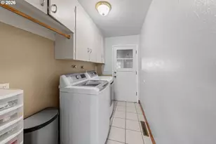 2025 NW Kline St, Roseburg, OR 97471 - Photo 37
