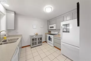 2025 NW Kline St, Roseburg, OR 97471 - Photo 21