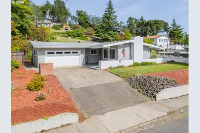2025 NW Kline St, Roseburg, OR 97471 - Photo 1